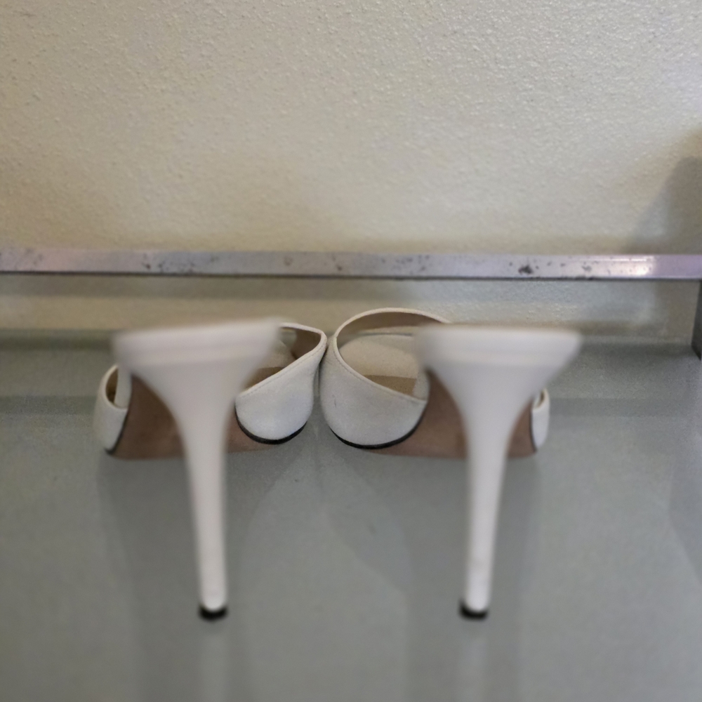 Elegant White Heeled Mules - Picture 2 of 3